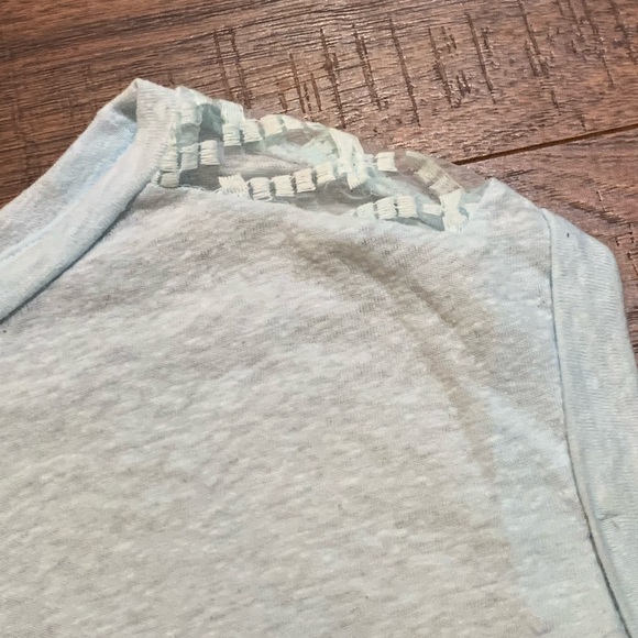 Gap Tshirt Size Small - Picture 3 of 5